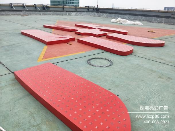 大型發(fā)光字字工場(chǎng)，發(fā)光字廣告牌安裝現場(chǎng)_深圳亮彩廣告